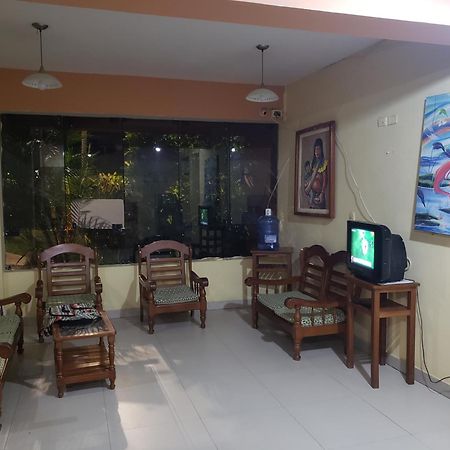 Hostal El Puerto Yurimaguas Esterno foto