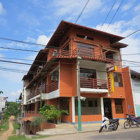 Hostal El Puerto Yurimaguas Esterno foto