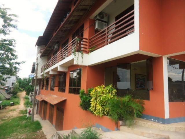 Hostal El Puerto Yurimaguas Esterno foto