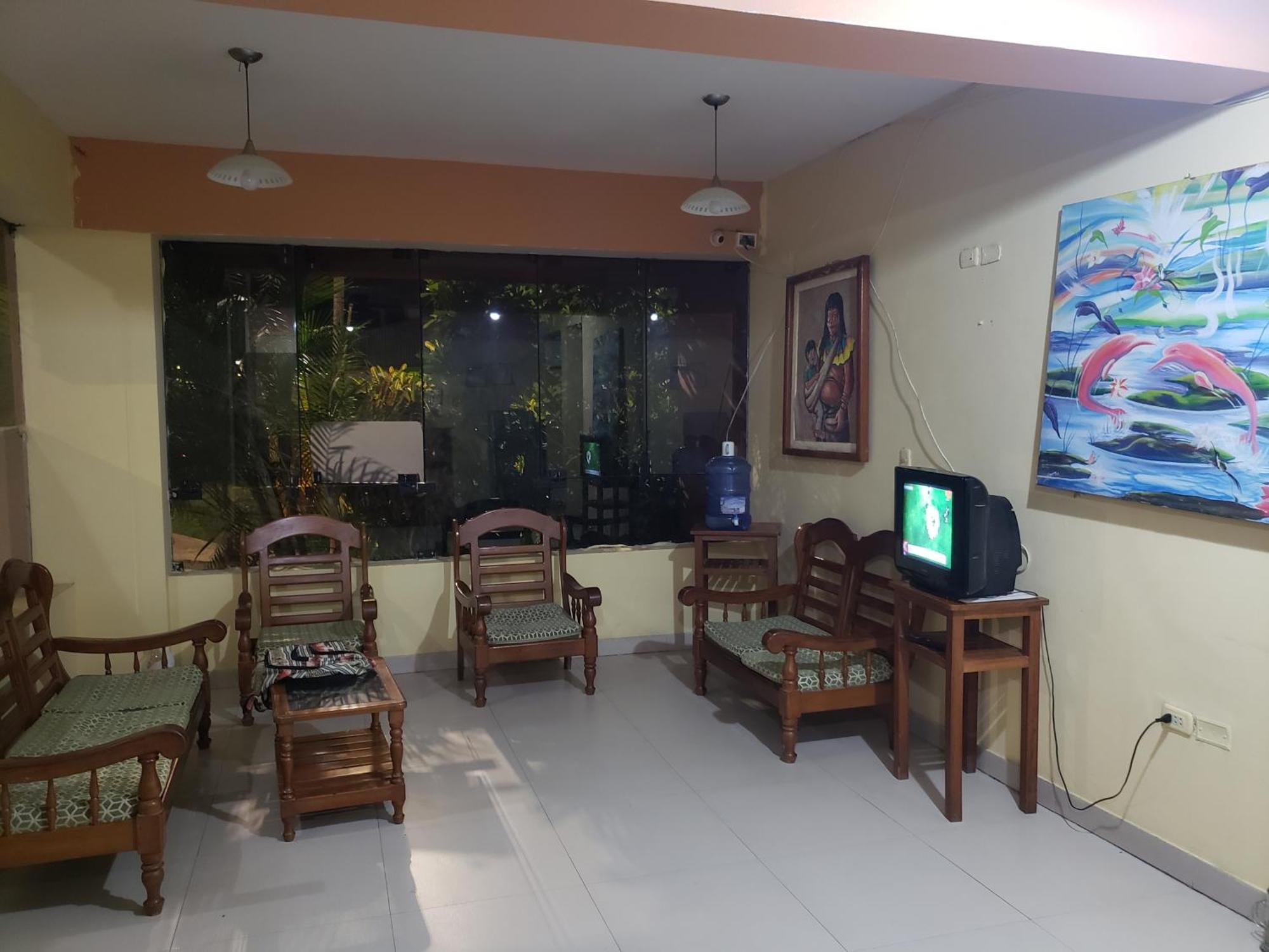 Hostal El Puerto Yurimaguas Esterno foto