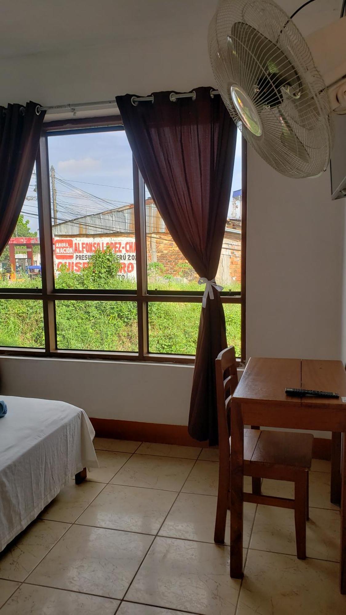 Hostal El Puerto Yurimaguas Esterno foto