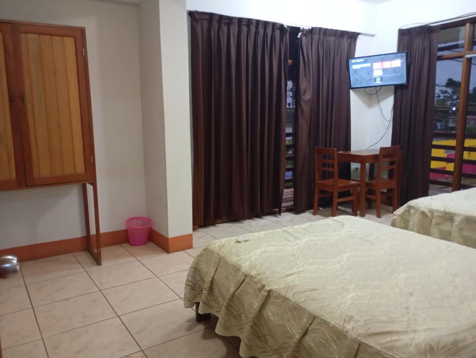 Hostal El Puerto Yurimaguas Esterno foto