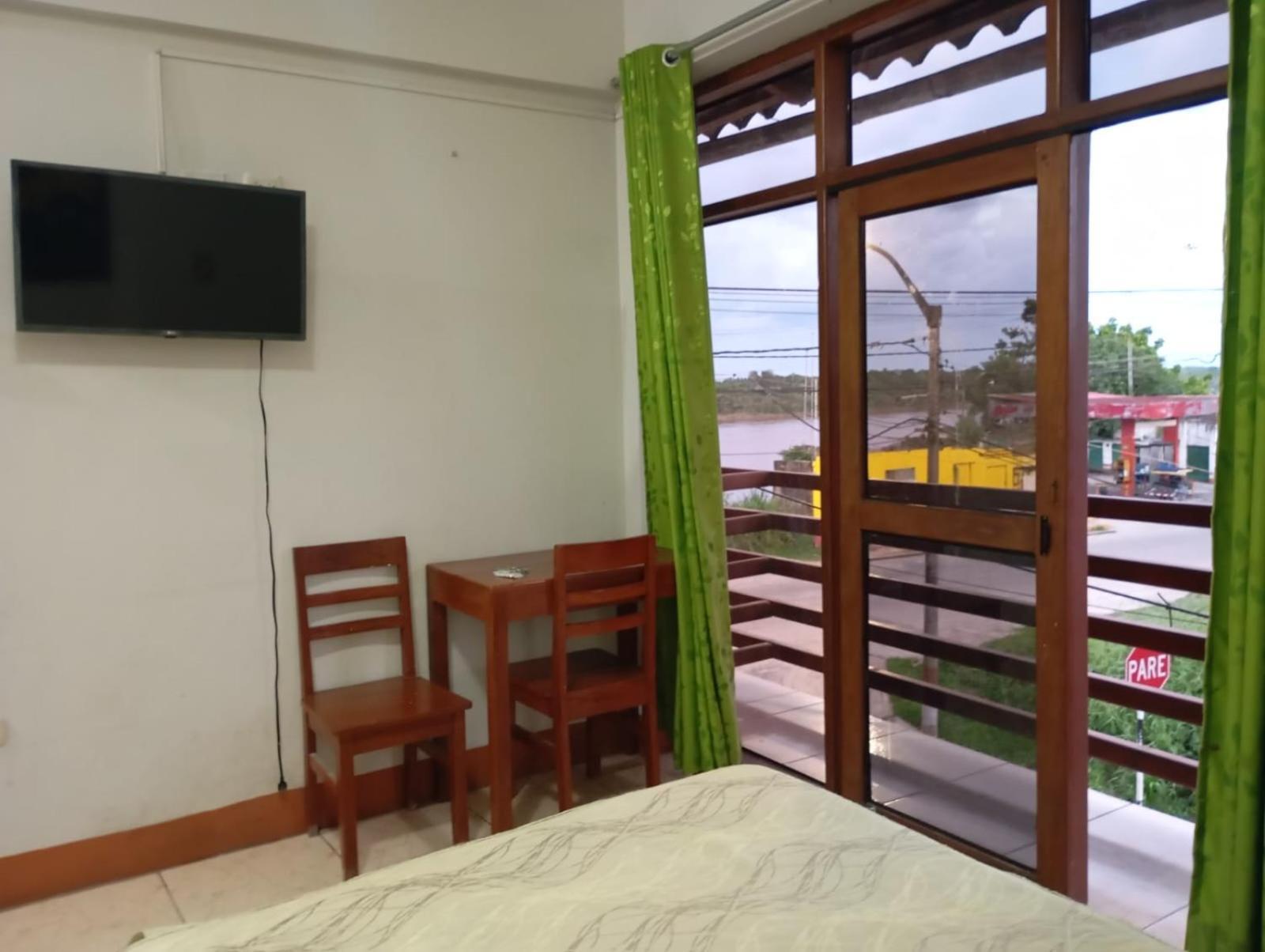 Hostal El Puerto Yurimaguas Esterno foto