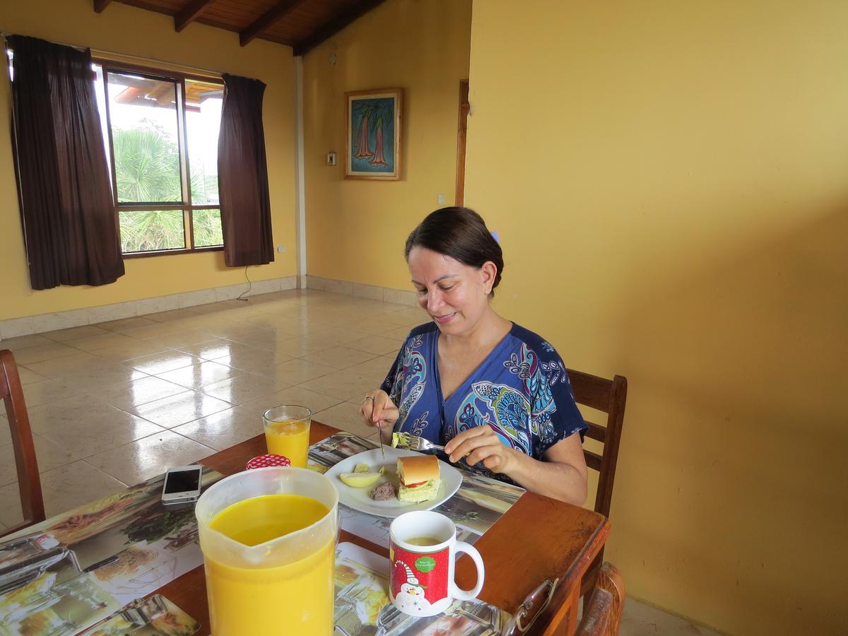 Hostal El Puerto Yurimaguas Esterno foto